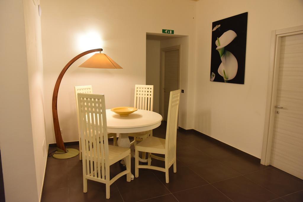 Up Room&Suite Λέτσε Εξωτερικό φωτογραφία