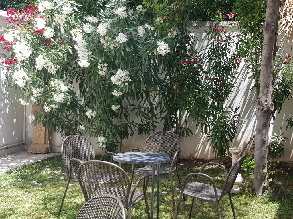 Up Room&Suite Λέτσε Εξωτερικό φωτογραφία