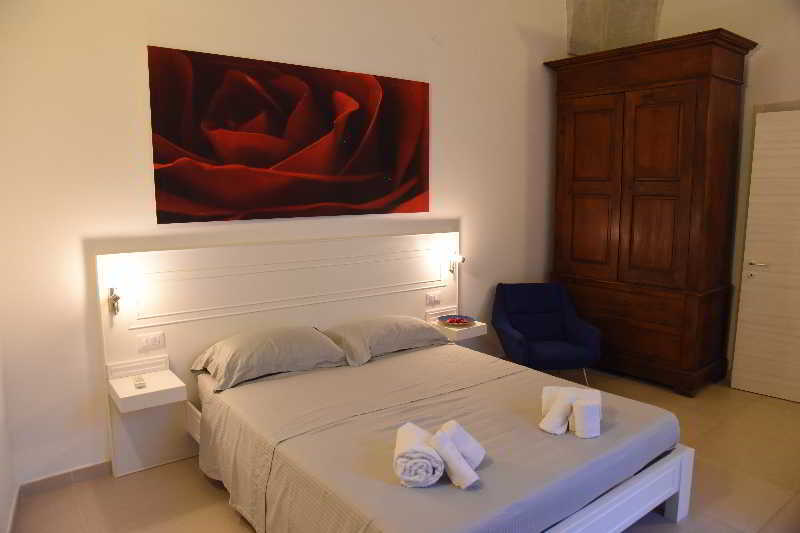 Up Room&Suite Λέτσε Εξωτερικό φωτογραφία