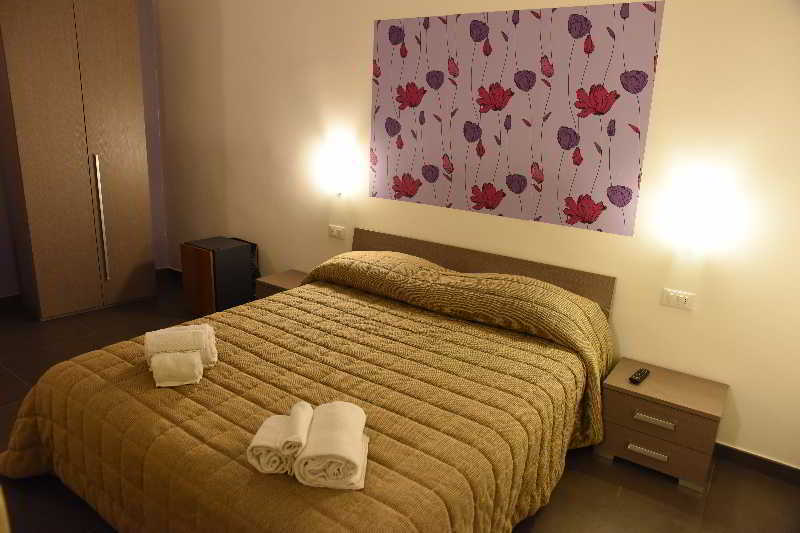 Up Room&Suite Λέτσε Εξωτερικό φωτογραφία