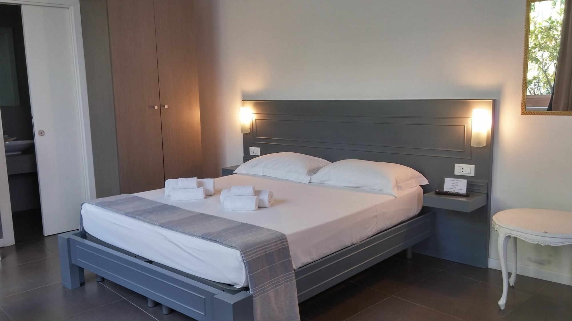 Up Room&Suite Λέτσε Εξωτερικό φωτογραφία