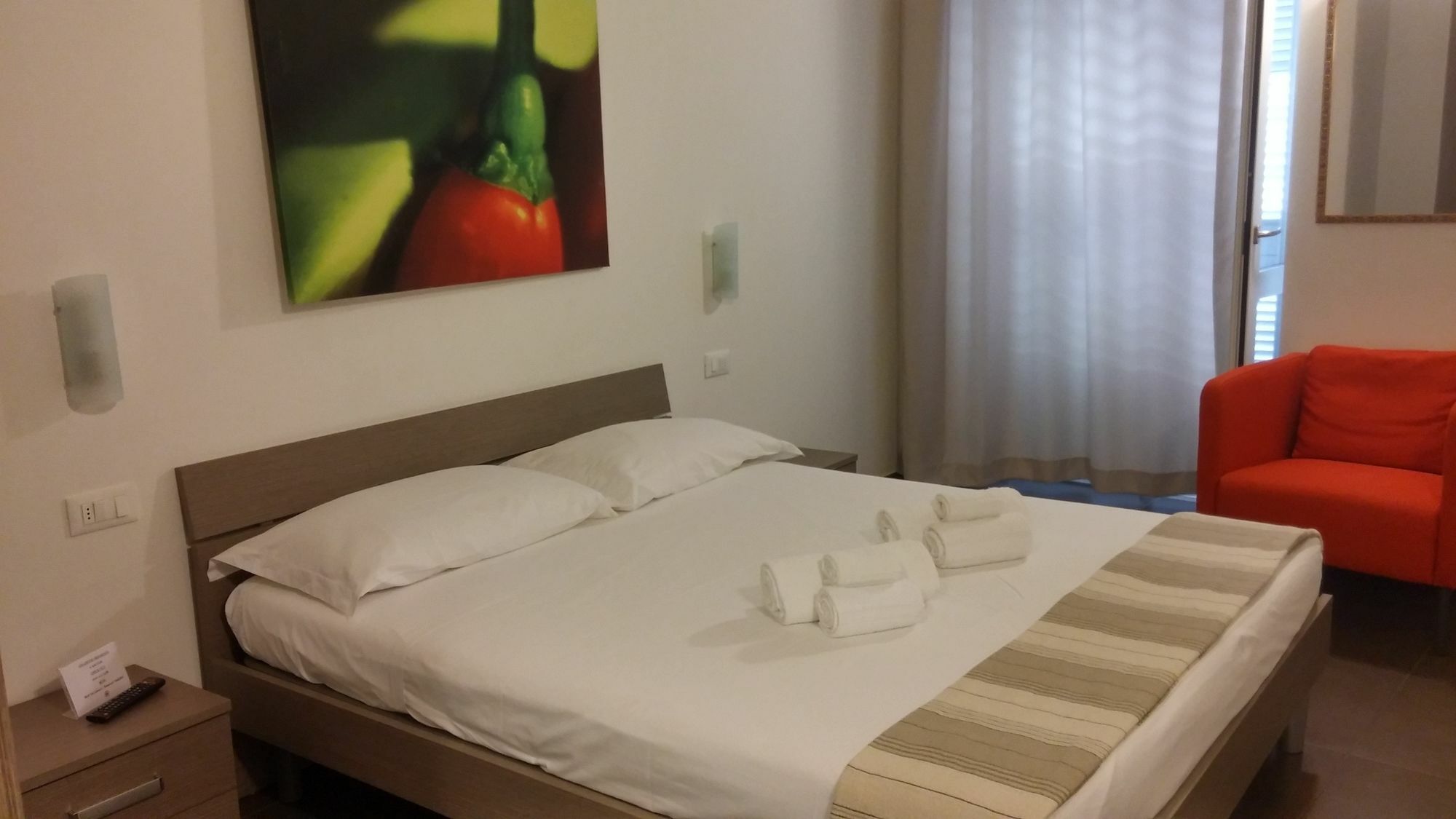 Up Room&Suite Λέτσε Εξωτερικό φωτογραφία