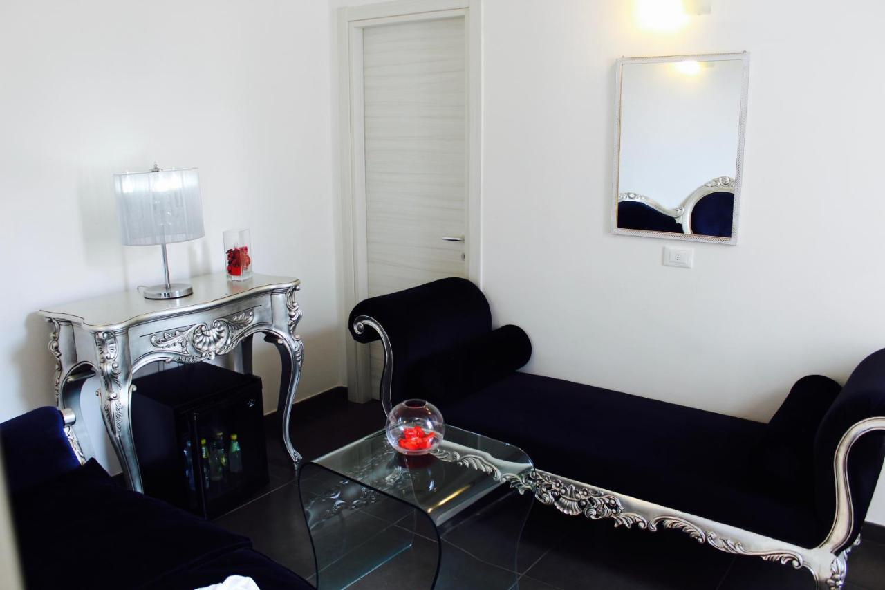 Up Room&Suite Λέτσε Εξωτερικό φωτογραφία